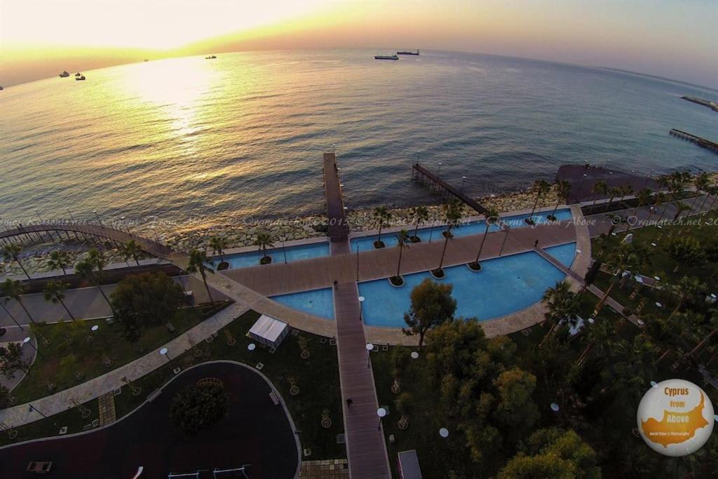 Sea Front & City Center, Amazing Sea View Лимасол Экстерьер фото