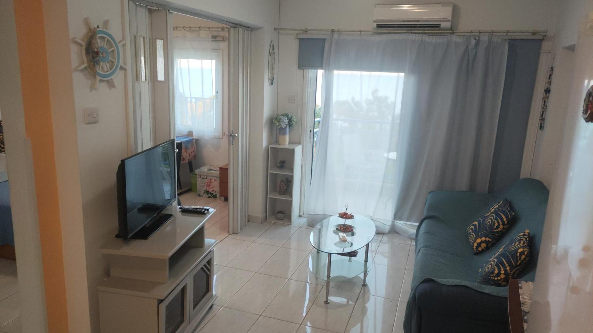 Sea Front & City Center, Amazing Sea View Лимасол Номер фото